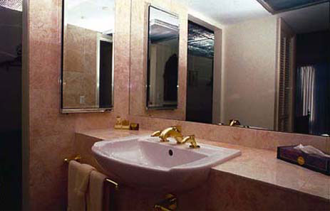 Asian Suite Bathroom image